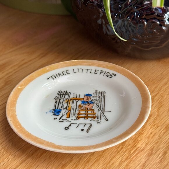 Three Little Pigs Decorative Lusterware Plate, Stick House, Japan Circa 1960s - Picture 6 of 10
